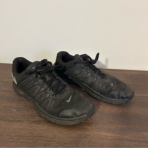 Nike Men's Black Athletic Shoes